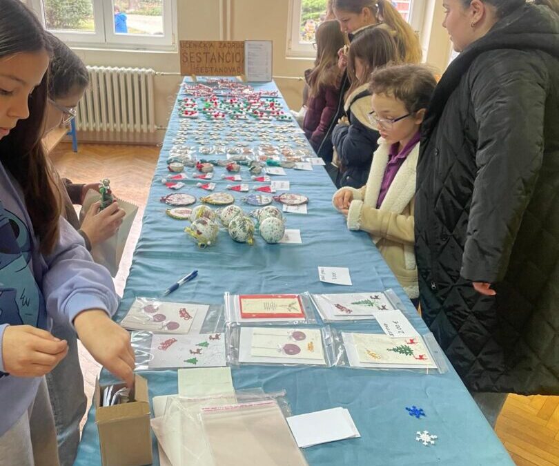 Školska božićna izložba